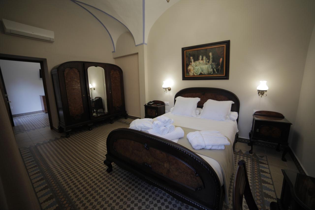Hotel La Giralda Burguillos Del Cerro Екстериор снимка