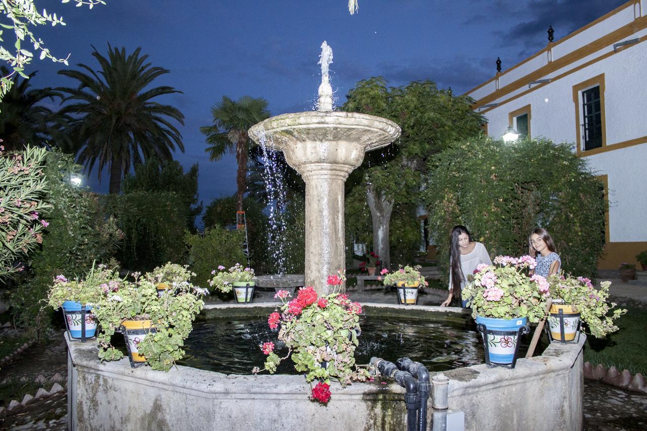 Hotel La Giralda Burguillos Del Cerro Екстериор снимка