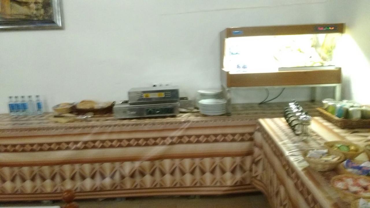 Hotel La Giralda Burguillos Del Cerro Екстериор снимка