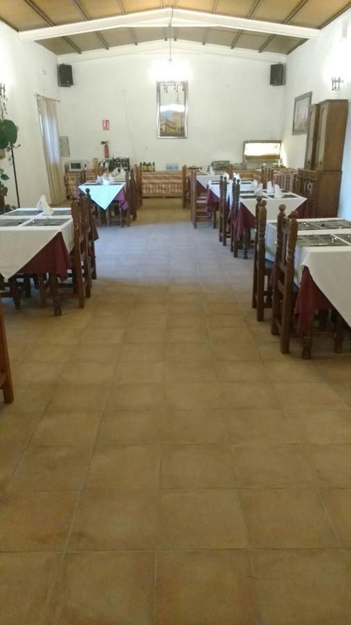 Hotel La Giralda Burguillos Del Cerro Екстериор снимка