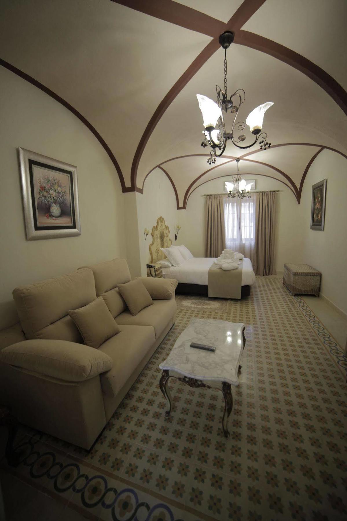 Hotel La Giralda Burguillos Del Cerro Екстериор снимка
