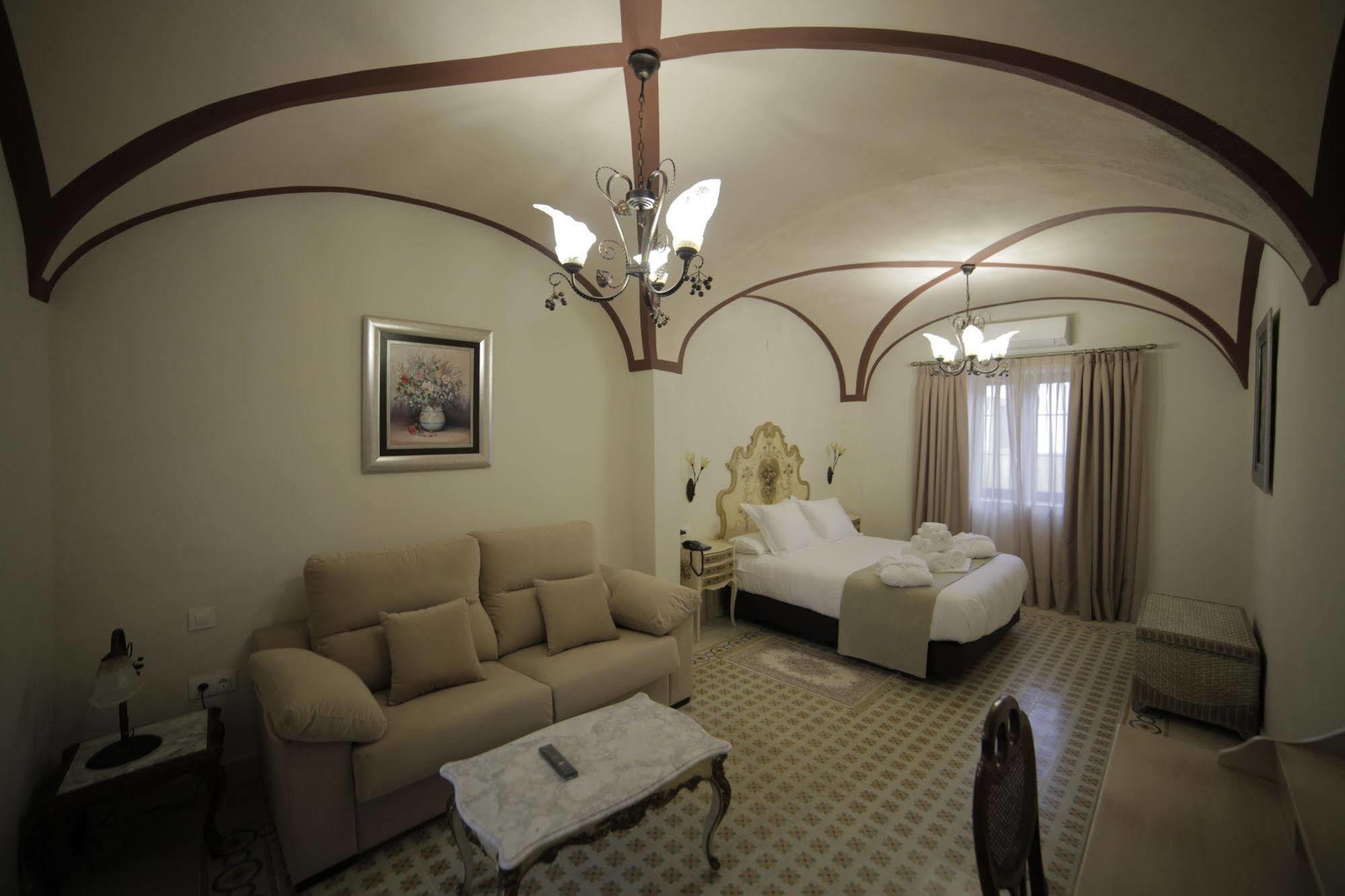 Hotel La Giralda Burguillos Del Cerro Екстериор снимка